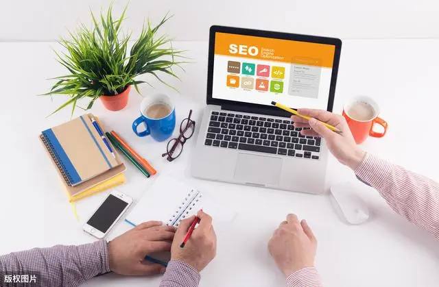 新娘全程都在吃瓜